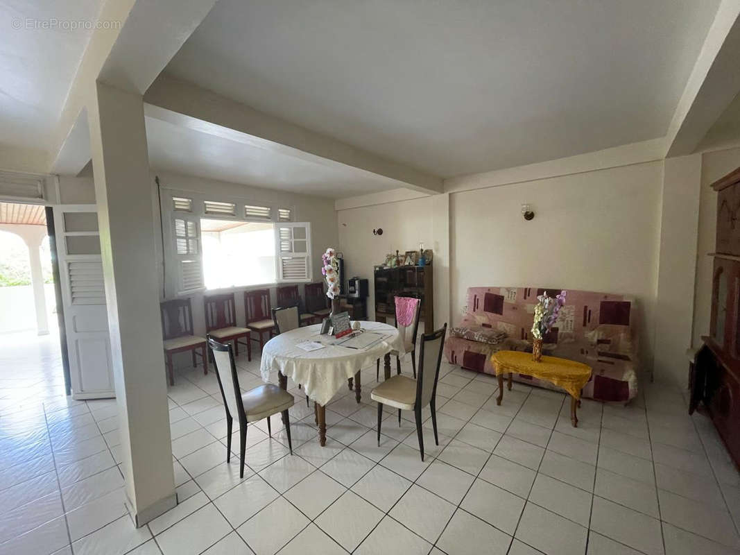 Appartement à SAINTE-LUCE