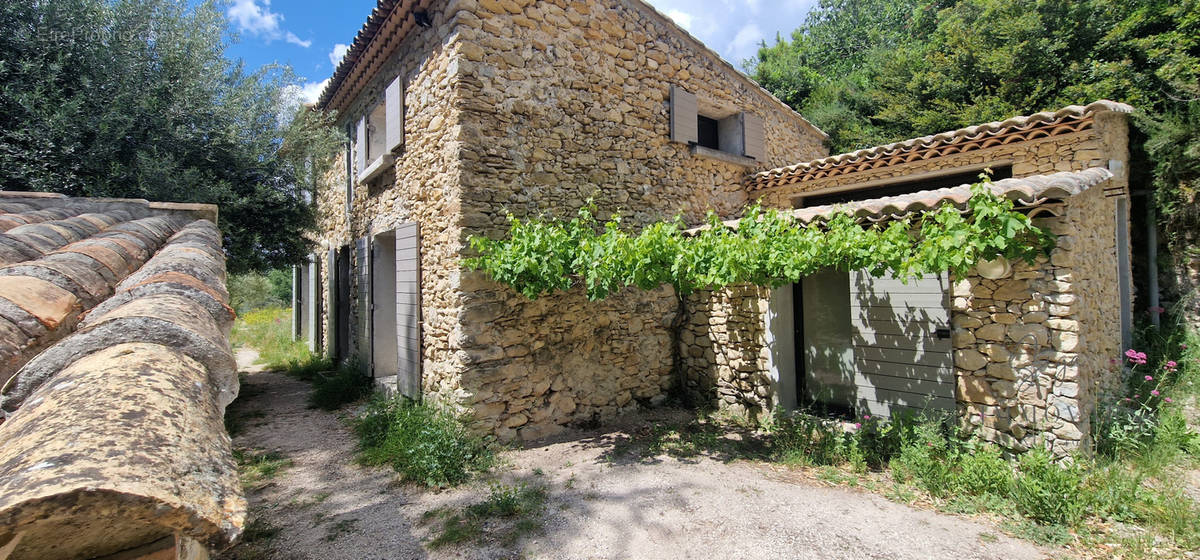 Maison à LE CASTELLET