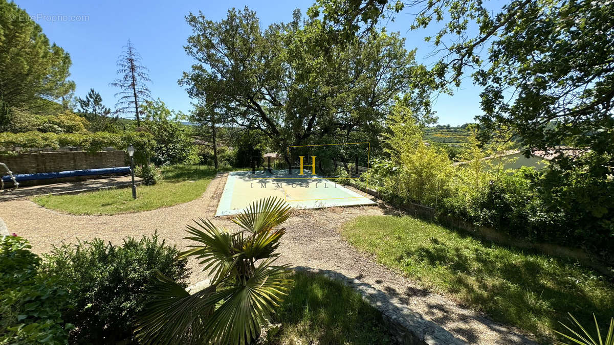 Appartement à MALEMORT-DU-COMTAT