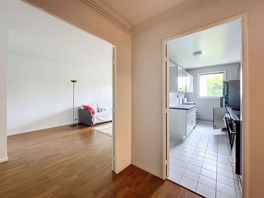 Appartement à COURBEVOIE