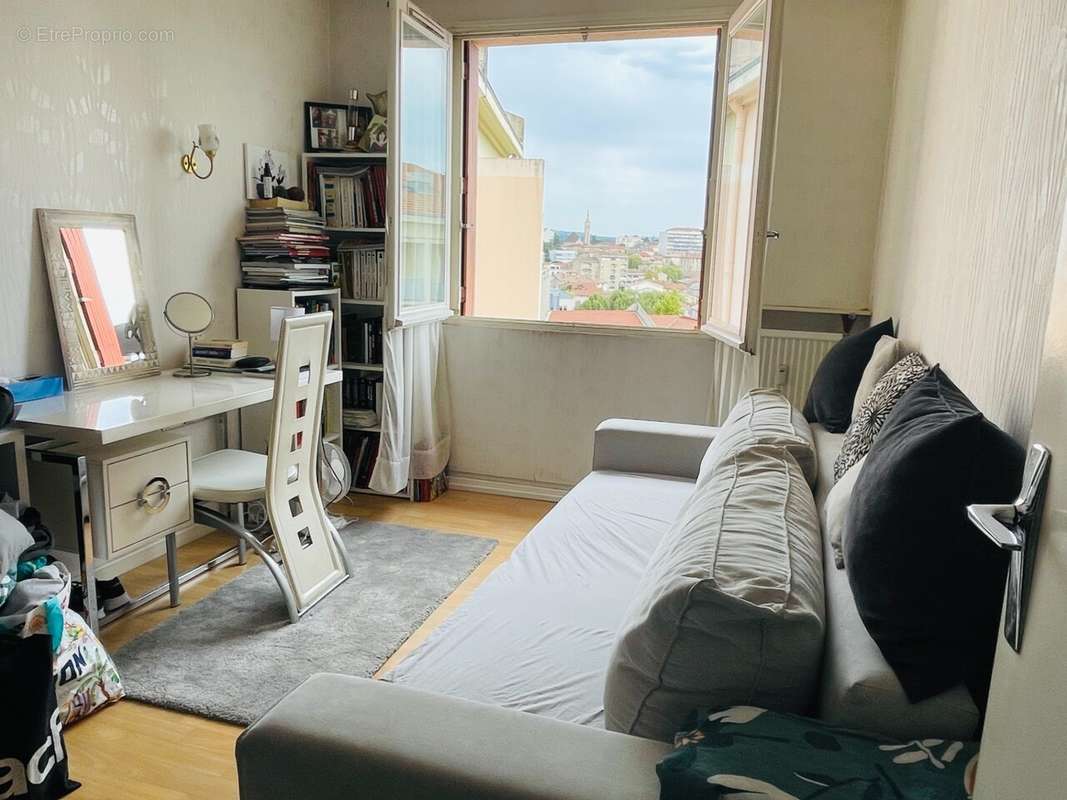 Appartement à BOURG-DE-PEAGE