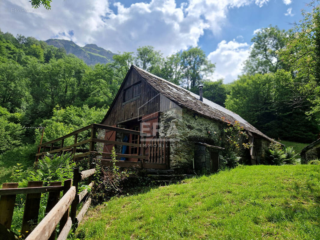 Maison à EAUX-BONNES