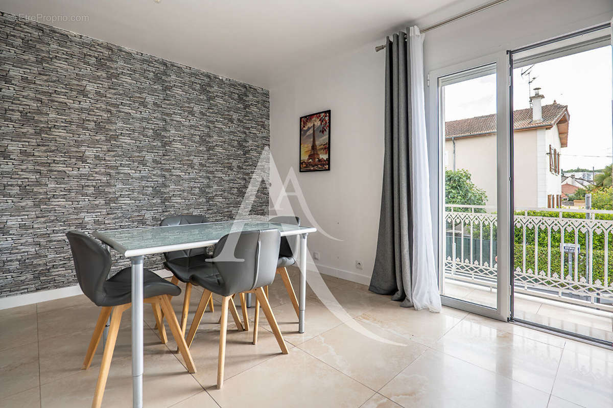 Appartement à LIMEIL-BREVANNES