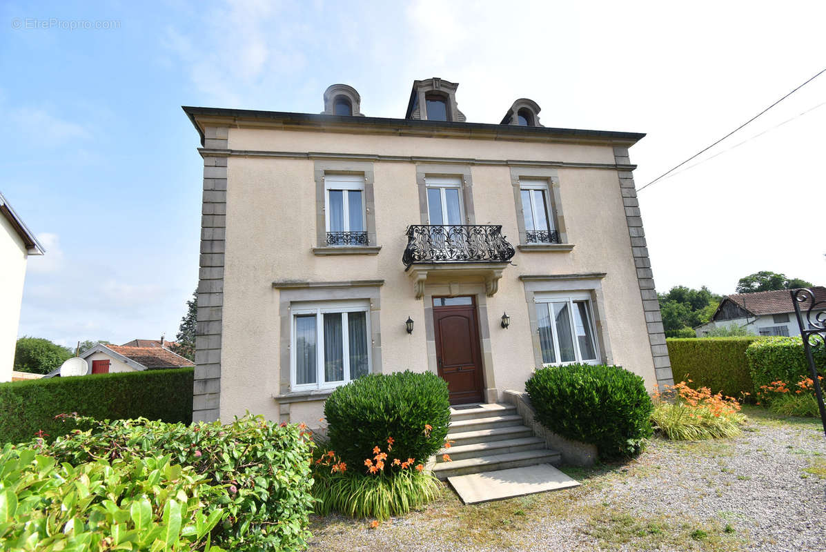 Maison à SAINT-LOUP-SUR-SEMOUSE