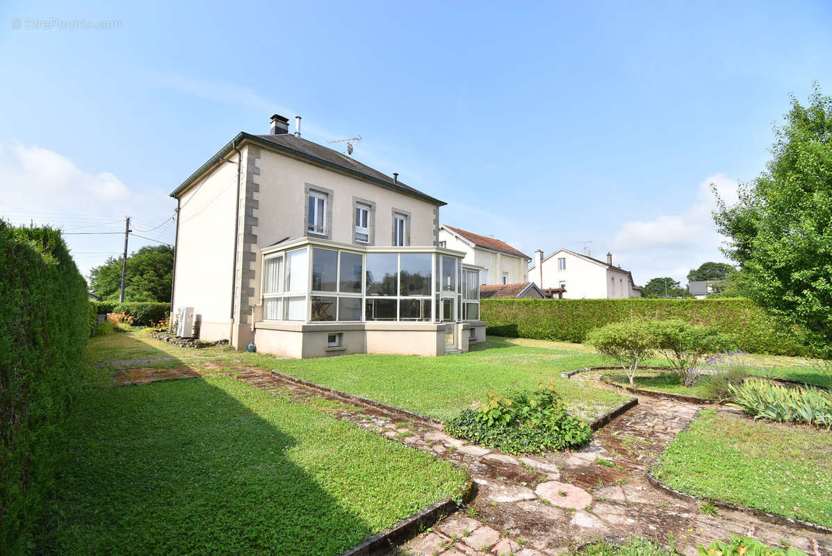 Maison à SAINT-LOUP-SUR-SEMOUSE