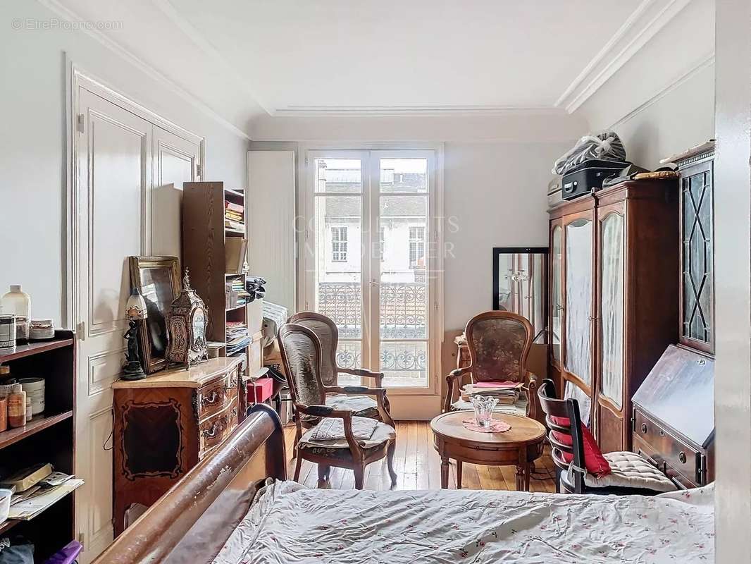 Appartement à PARIS-7E