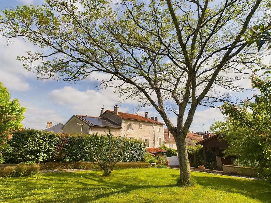 Maison à TOCANE-SAINT-APRE