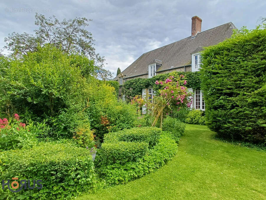 Maison à TILLAY-LE-PENEUX