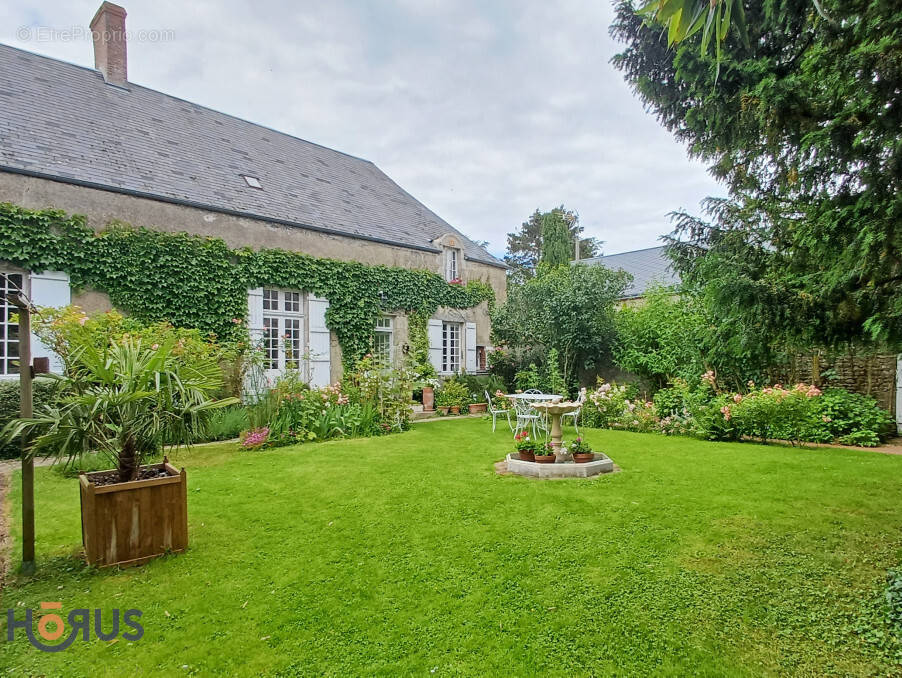 Maison à TILLAY-LE-PENEUX