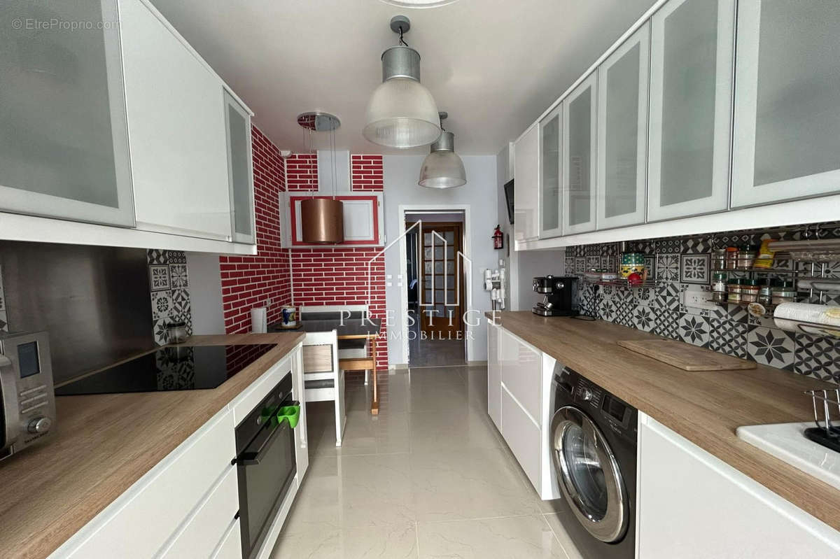 Appartement à MARSEILLE-4E