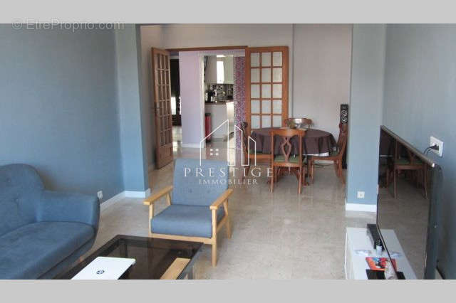 Appartement à MARSEILLE-4E