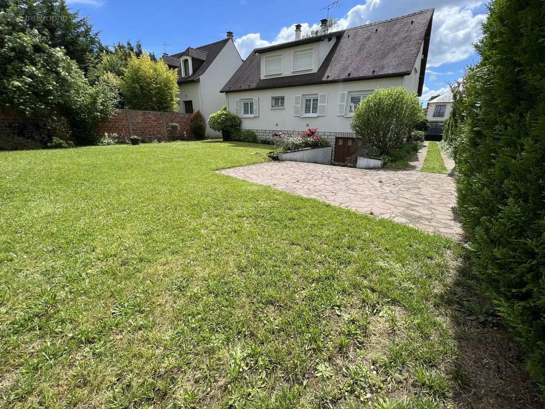 Maison à BRY-SUR-MARNE