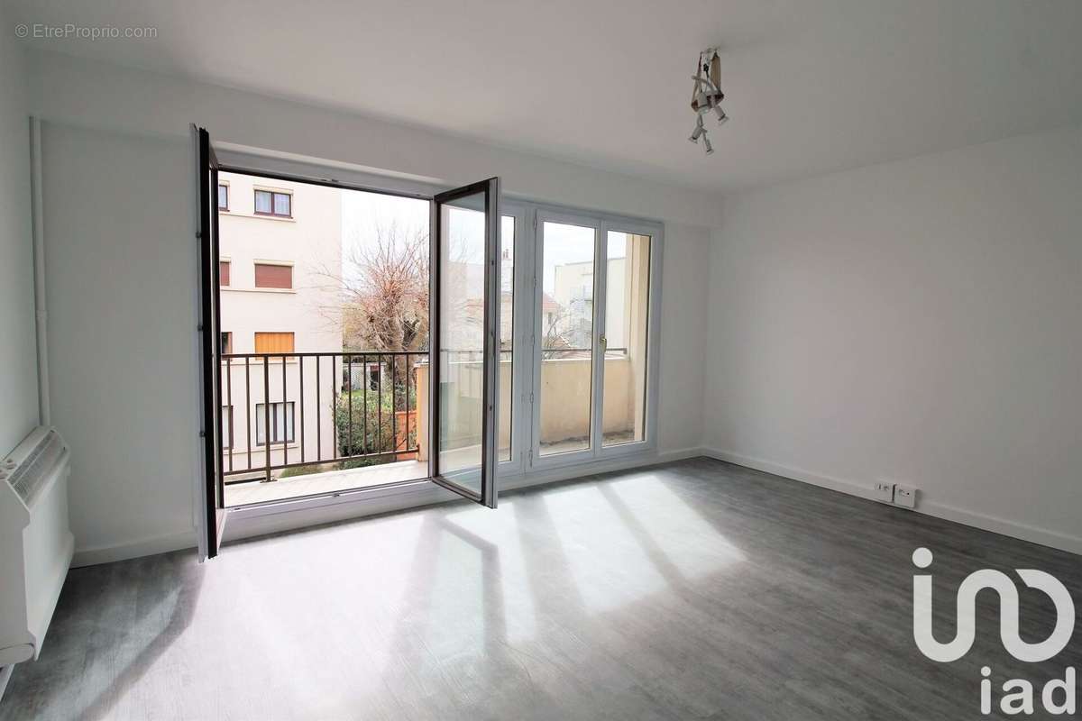 Photo 6 - Appartement à SAINT-MAUR-DES-FOSSES