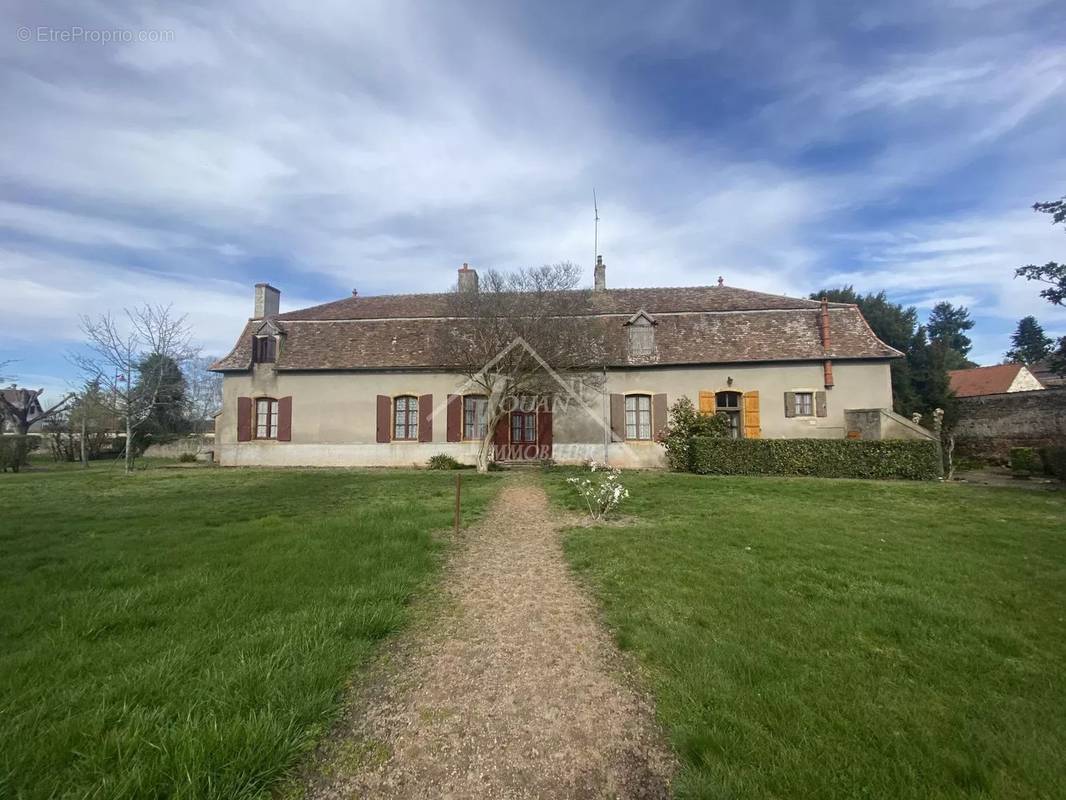 Maison à PIERREFITTE-SUR-LOIRE