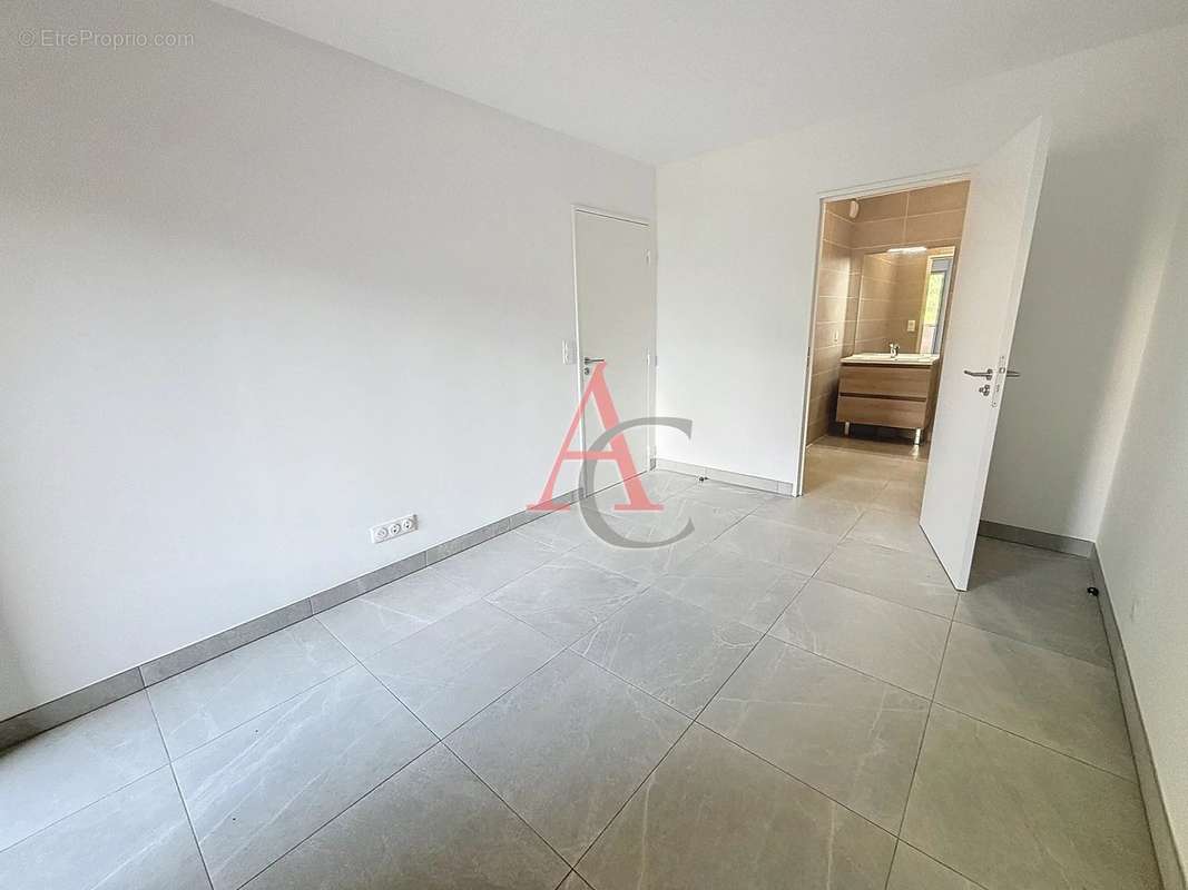 Appartement à VILLENEUVE-LOUBET