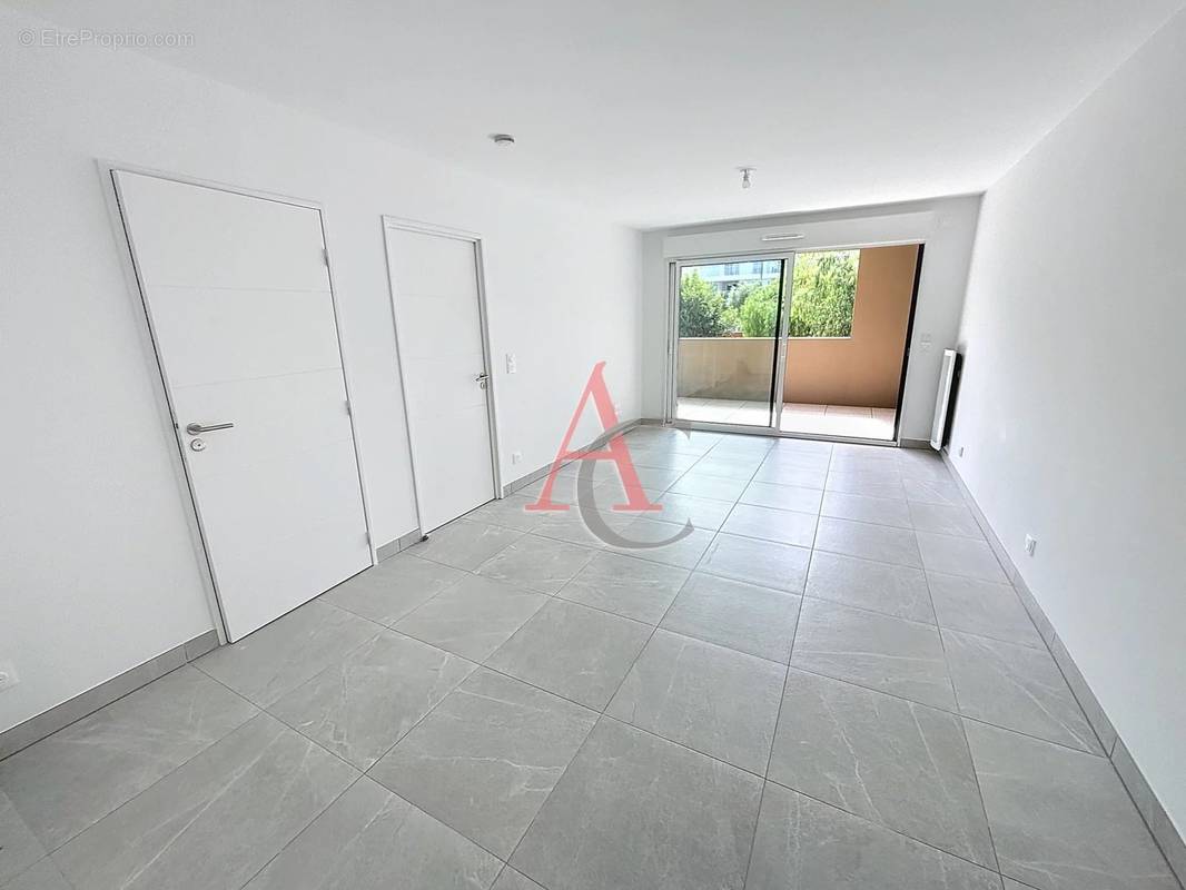 Appartement à VILLENEUVE-LOUBET