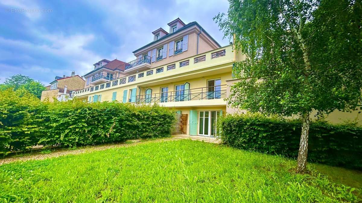 Appartement à MAISONS-LAFFITTE