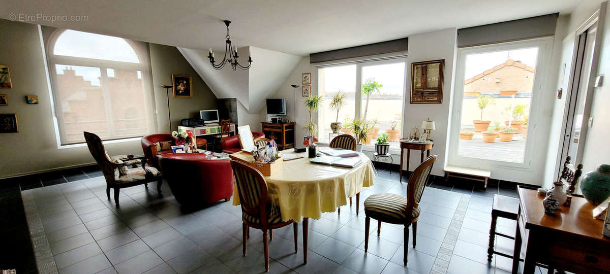 Appartement à ESTAIRES