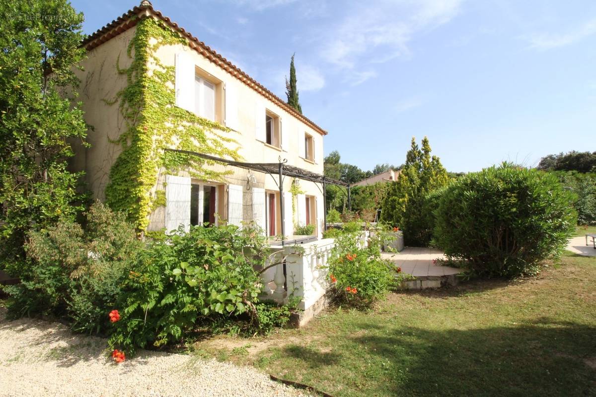 Maison à PEYROLLES-EN-PROVENCE