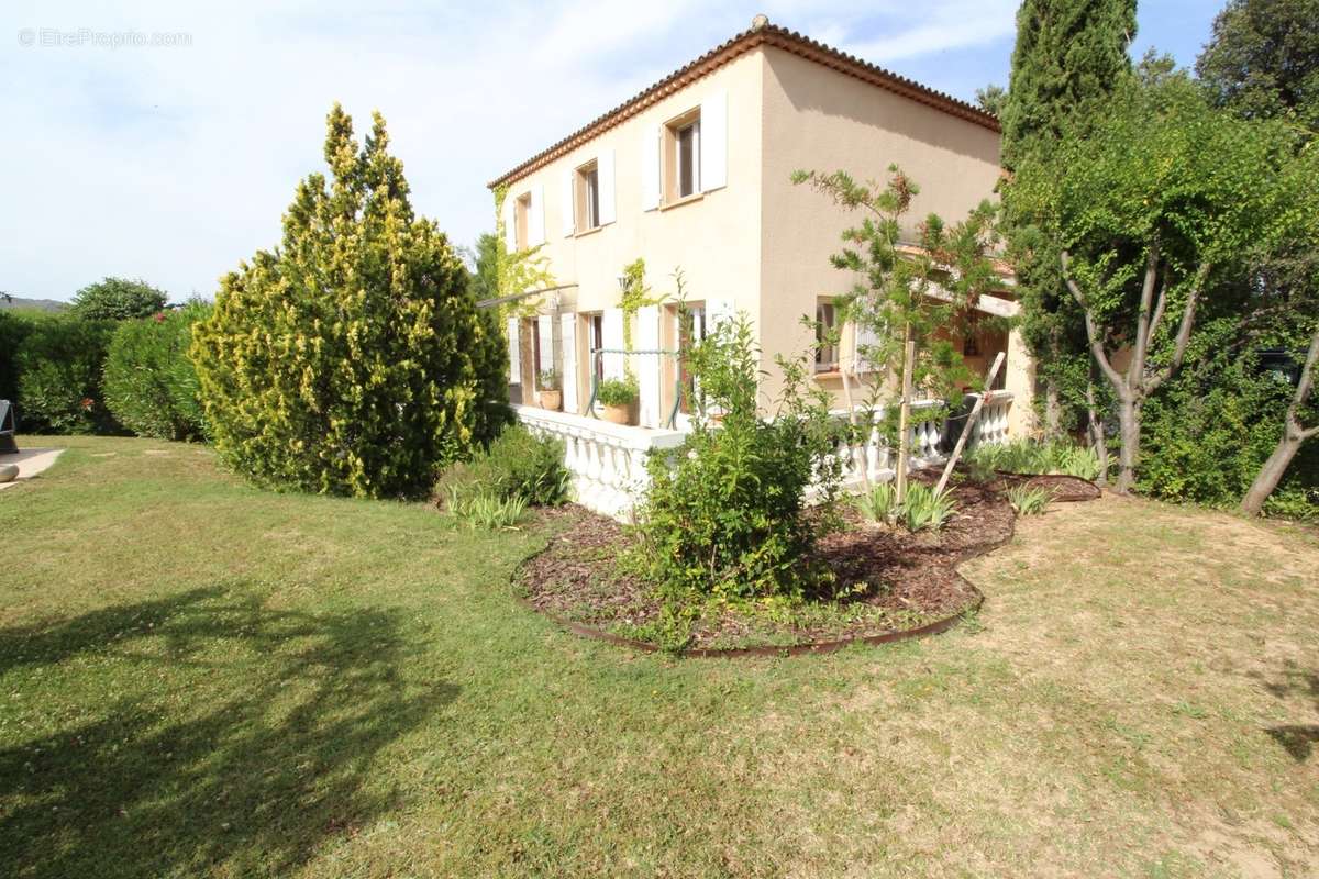 Maison à PEYROLLES-EN-PROVENCE