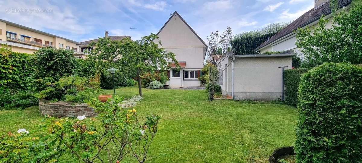 Maison à LE CHESNAY