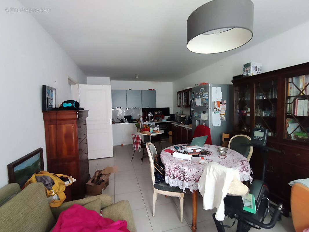 Appartement à LA RIVIERE-SAINT-SAUVEUR