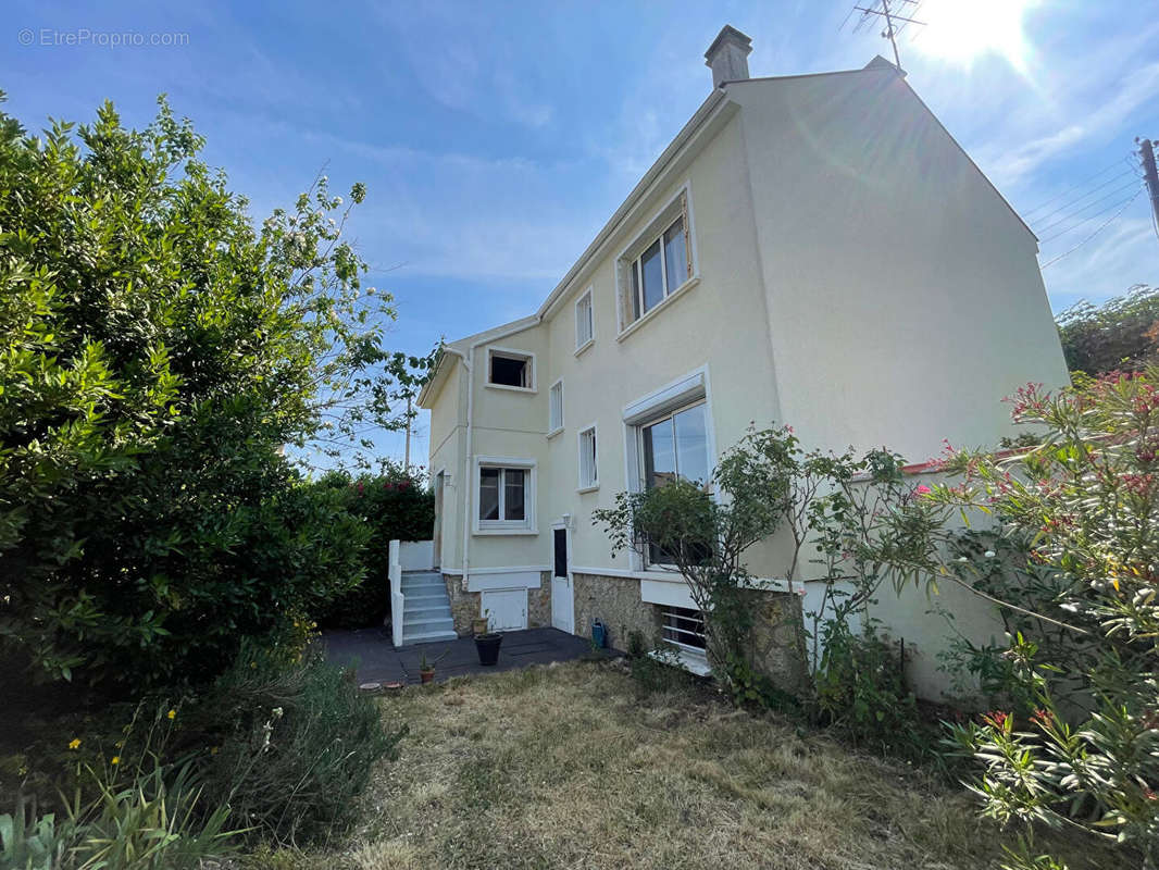 Maison à SARTROUVILLE