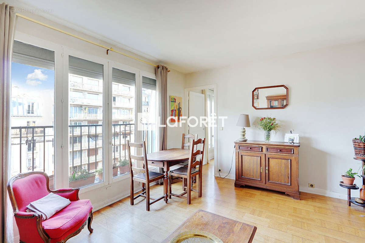 Appartement à PARIS-11E