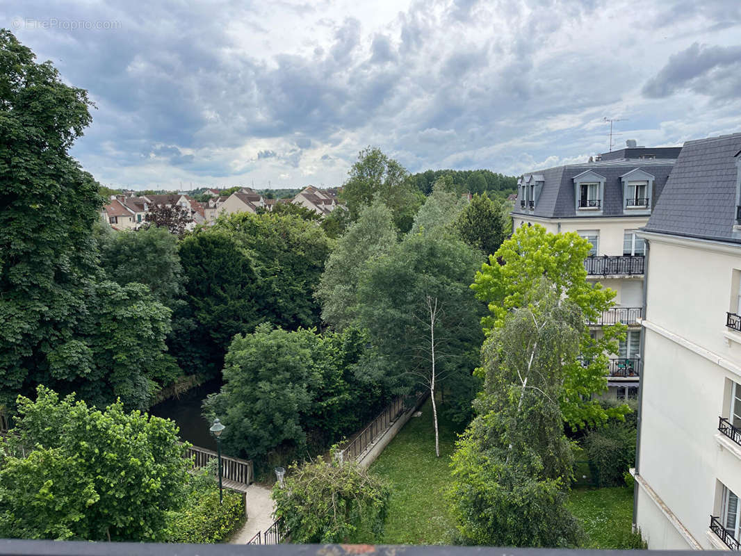 Appartement à CORBEIL-ESSONNES