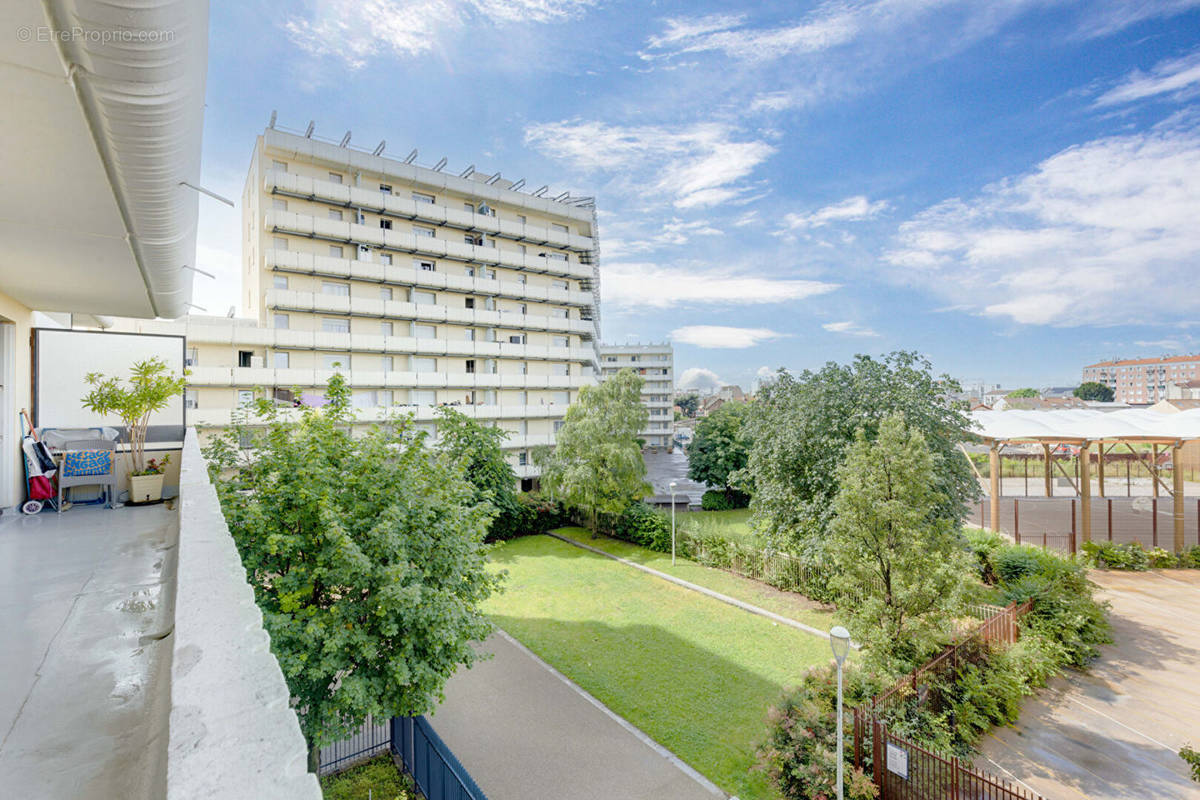 Appartement à LA COURNEUVE