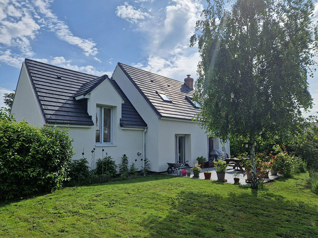 Maison à LA NEUVILLE-CHANT-D&#039;OISEL