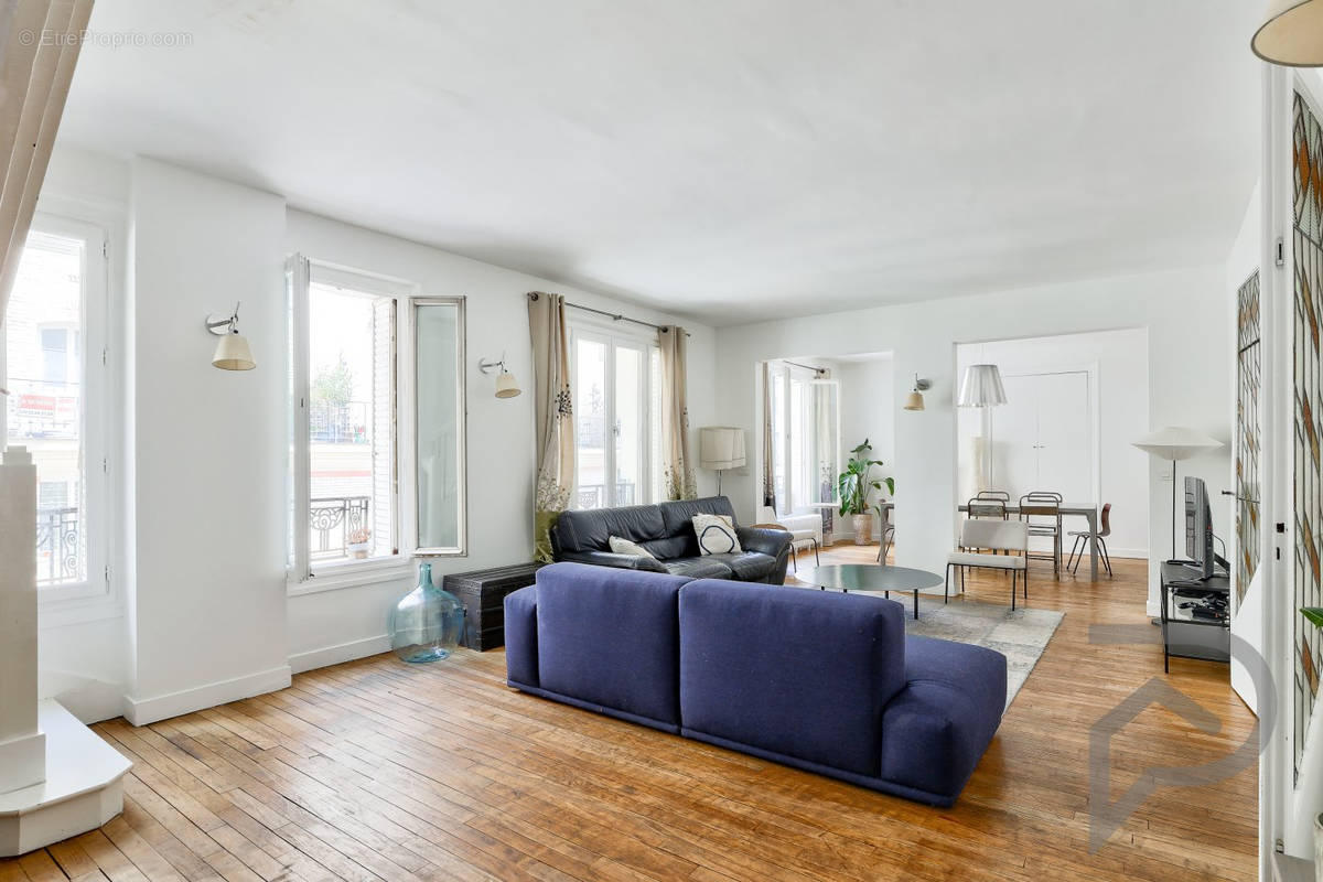 Appartement à PARIS-14E