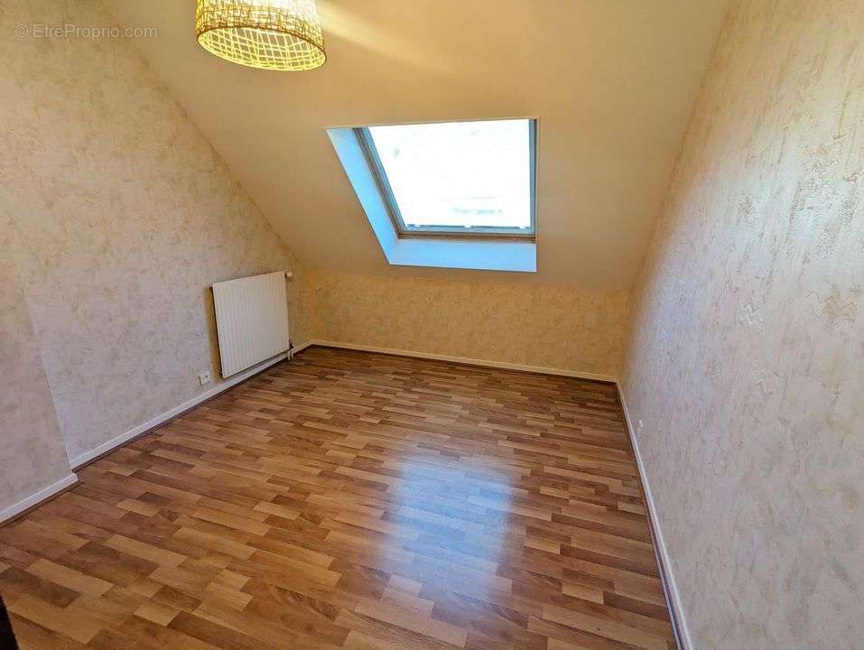 Appartement à CHALLES-LES-EAUX