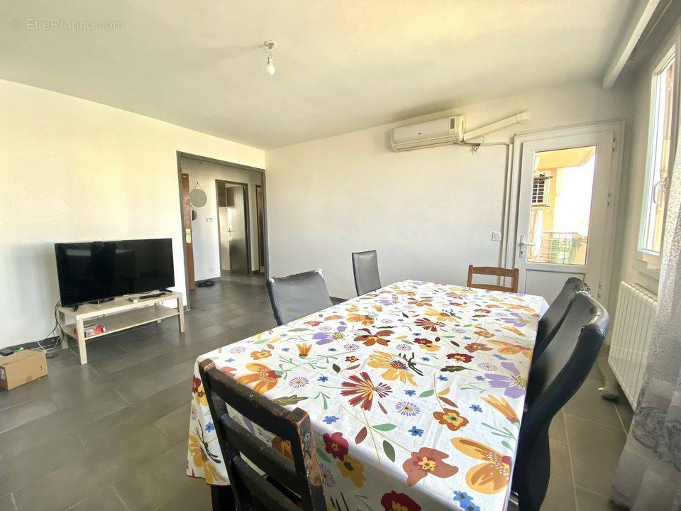 Appartement à MARSEILLE-3E