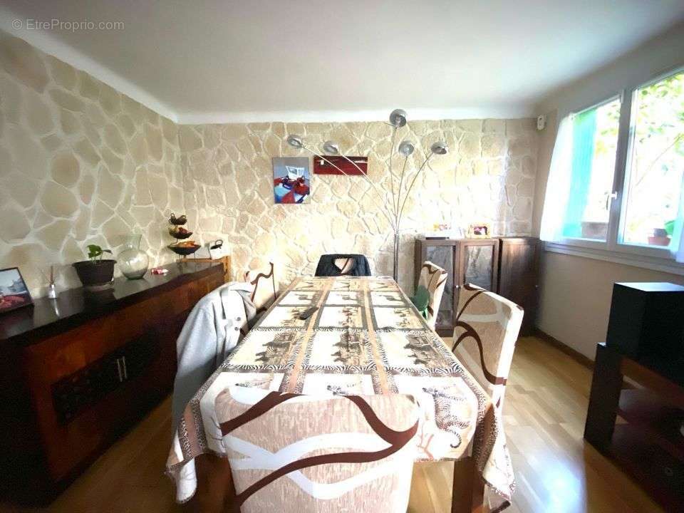 Séjour-salle à manger-T3-clairimmo-13004 - Appartement à MARSEILLE-4E