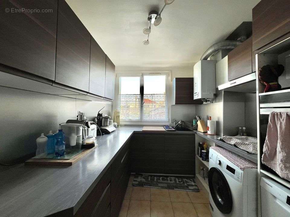 Appartement à MARSEILLE-4E