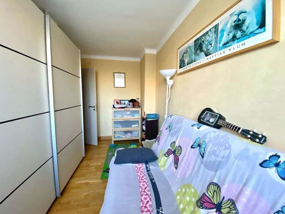 Appartement à MARSEILLE-4E