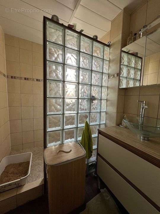 Appartement à MARSEILLE-4E