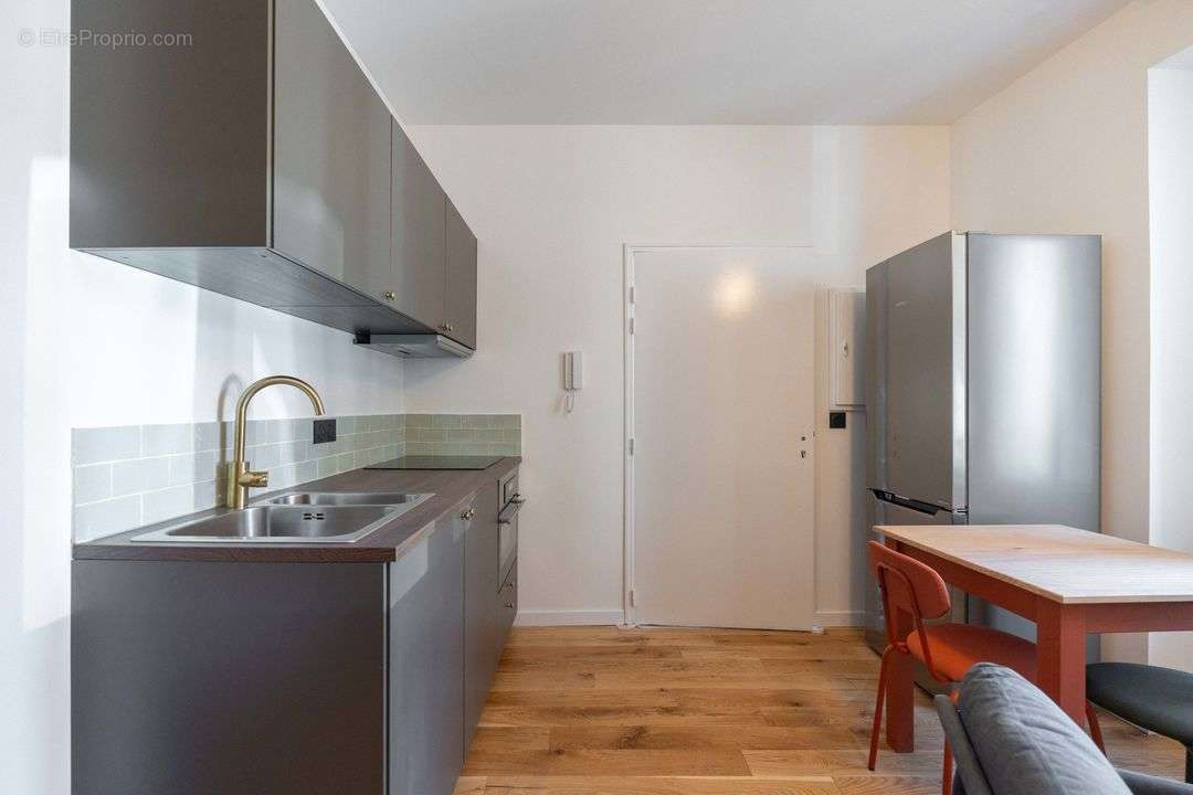 T2 TRAVERSANT 43M² / COEUR CHATEAU GOMBERT - Appartement à MARSEILLE-13E