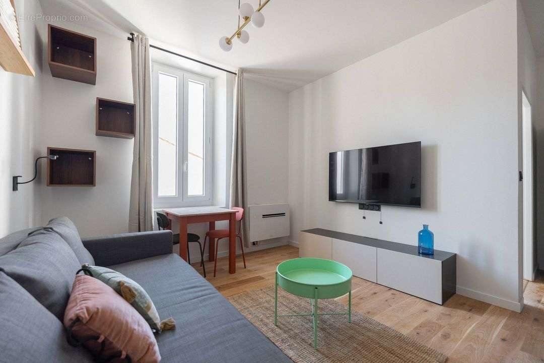 T2 TRAVERSANT 43M² / COEUR CHATEAU GOMBERT - Appartement à MARSEILLE-13E