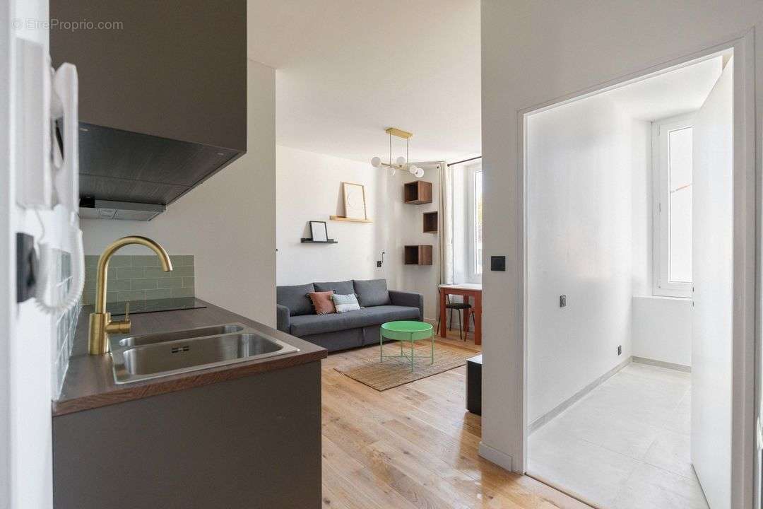 T2 TRAVERSANT 43M² / COEUR CHATEAU GOMBERT - Appartement à MARSEILLE-13E