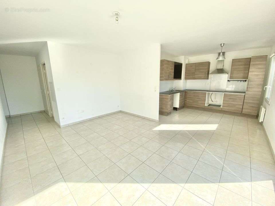 T3/TERRASSE/GARAGE DOUBLE/ CHATEAU GOMBERT - Appartement à MARSEILLE-13E