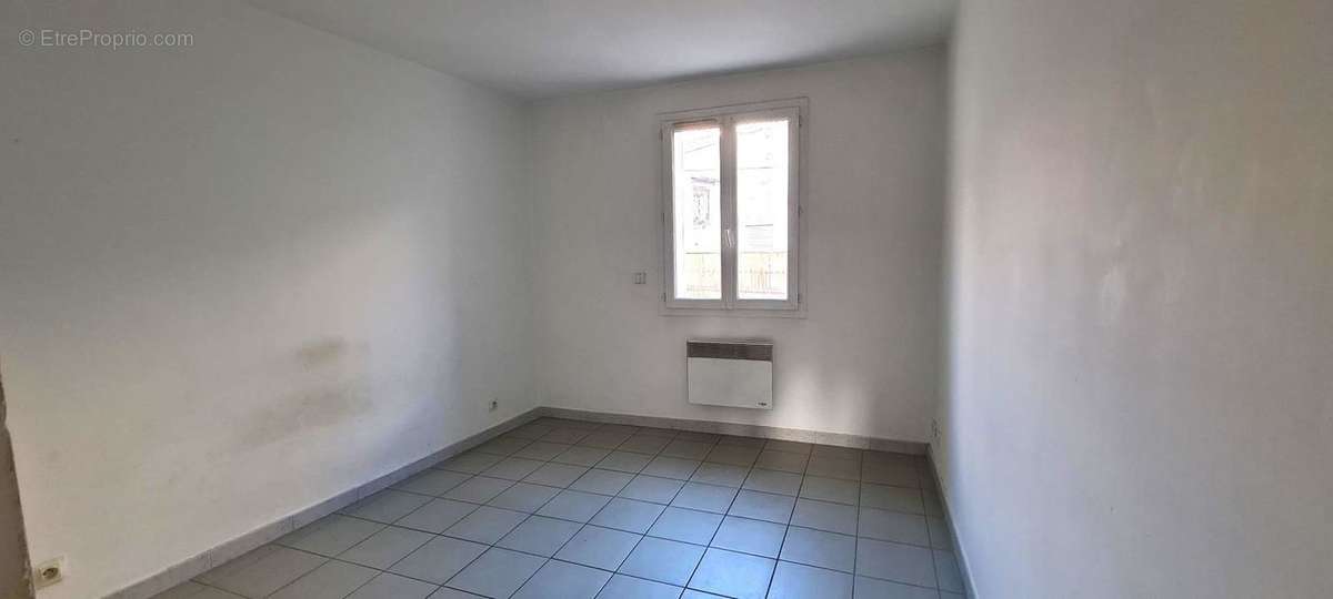 CUGES LES PINS-APPARTEMENT T3-A VENDRE-CALME-PROXIMITE ECOLES - Appartement à CUGES-LES-PINS