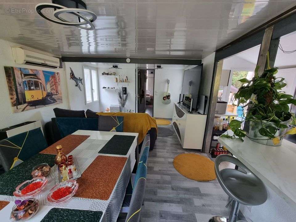 Mobil-home, habitation legere, chalet, 2 pieces, proche acces - Autre à LE CASTELLET