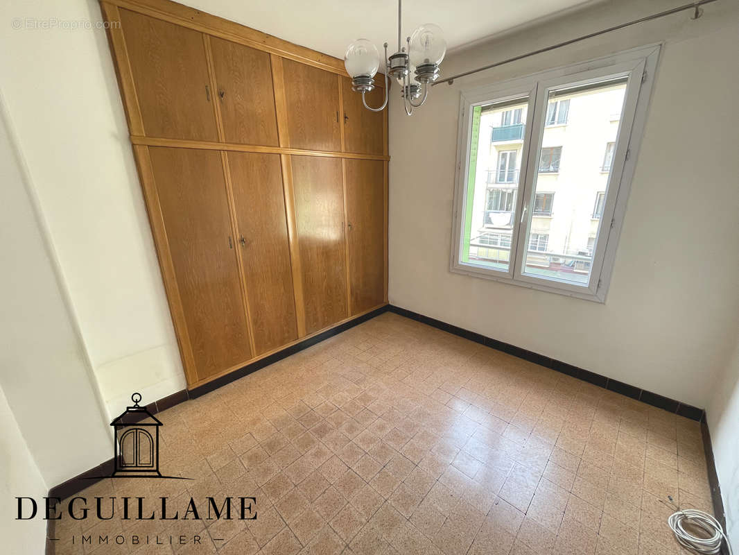 Appartement à MARSEILLE-4E