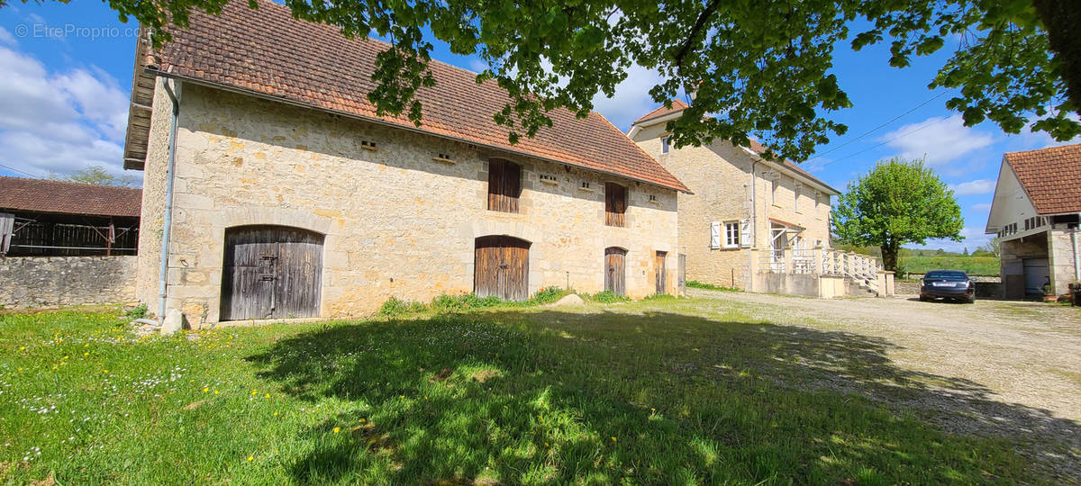 Maison à CONDAT