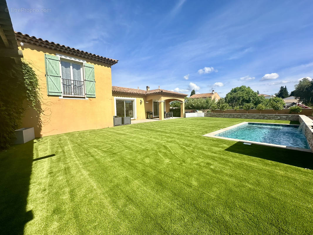 Maison à PUGET-SUR-ARGENS