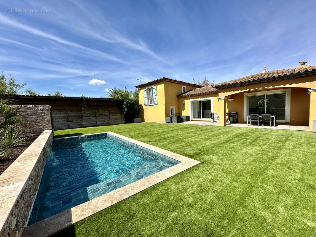 Maison à PUGET-SUR-ARGENS