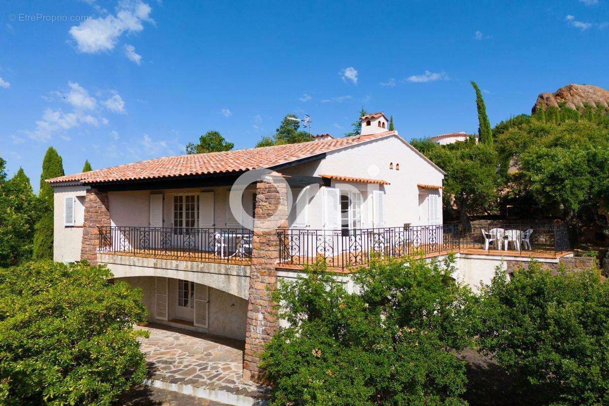 Maison à LES ADRETS-DE-L&#039;ESTEREL