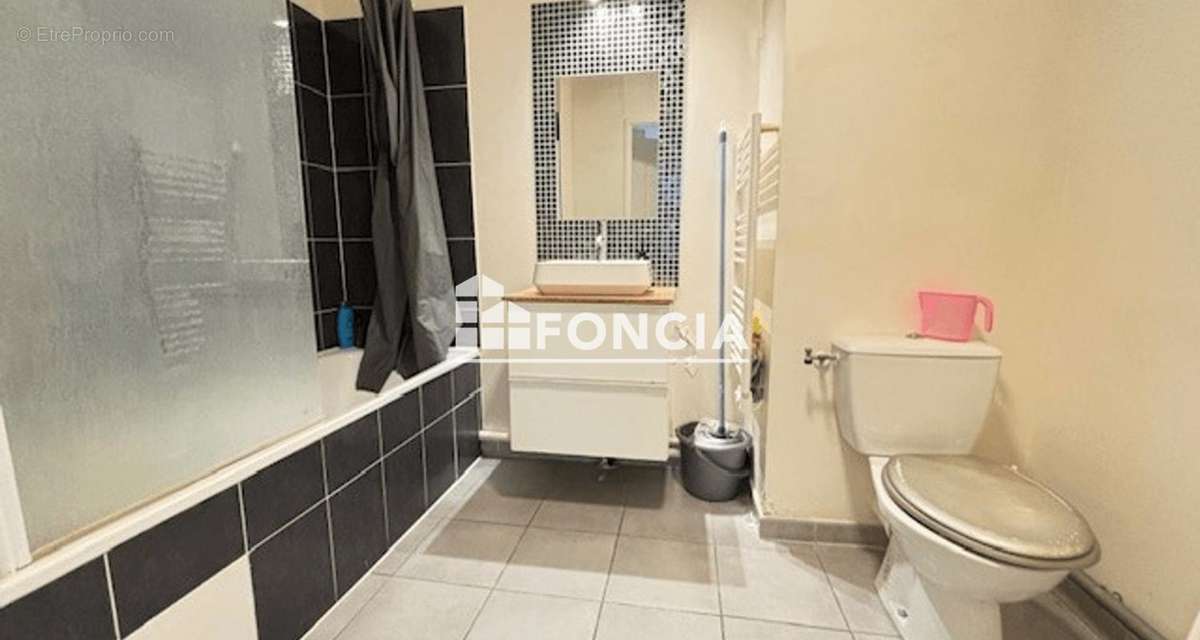 Appartement à MARSEILLE-4E